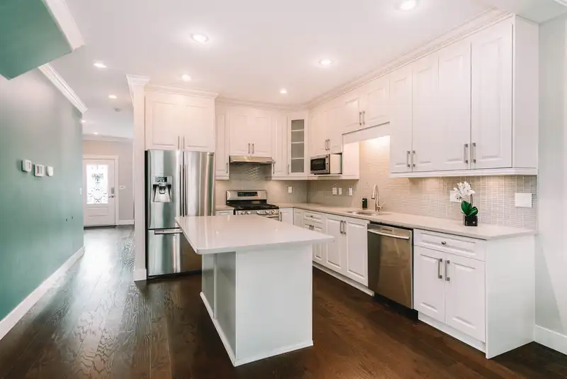 3365 CARMELO AVENUE - photo 2 of 36