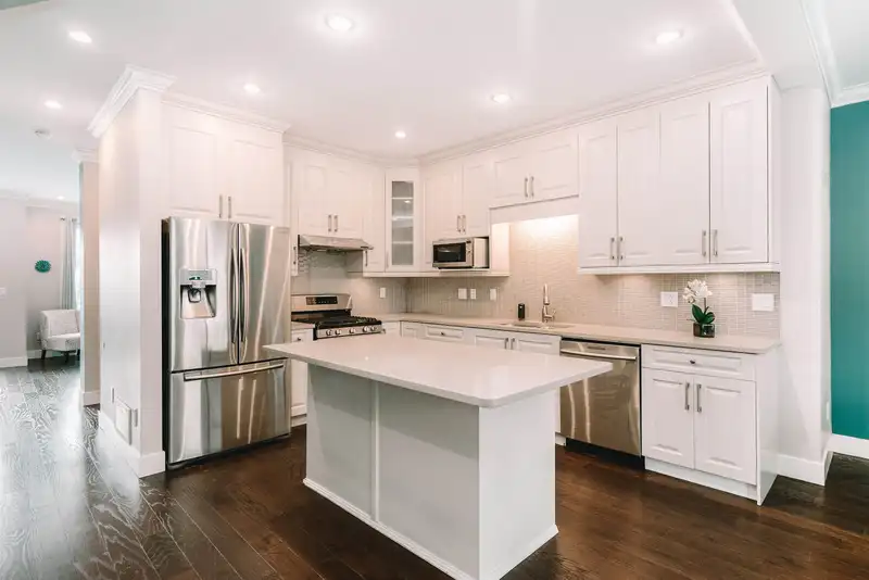 3365 CARMELO AVENUE - photo 3 of 36