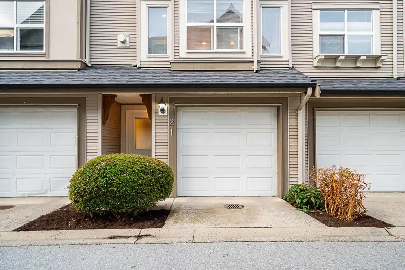 21 12677 63 AVENUE - photo 2 of 31