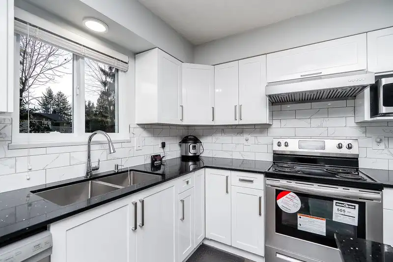 1648 ST. ALBERT AVENUE - photo 1 of 39