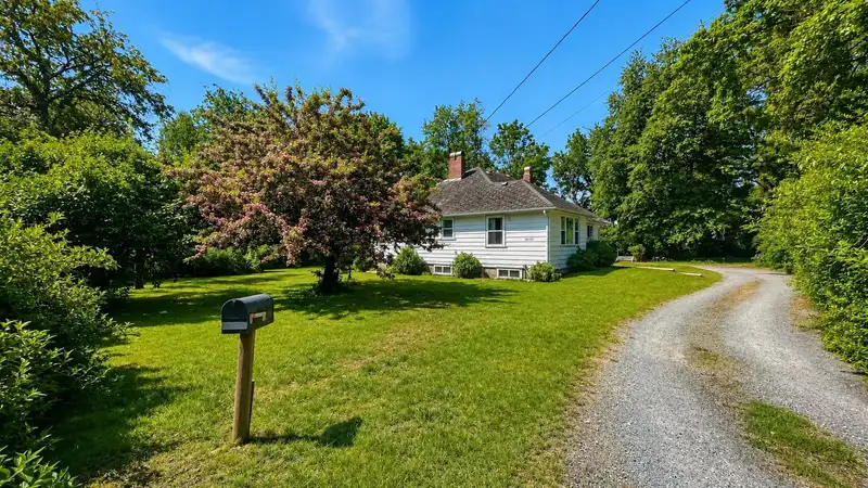 34150 GLENWILL STREET - photo 1 of 33