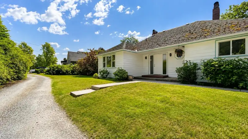 34150 GLENWILL STREET - photo 3 of 33