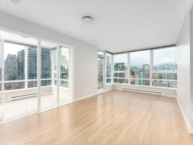 2208 928 BEATTY STREET - photo 2 of 37