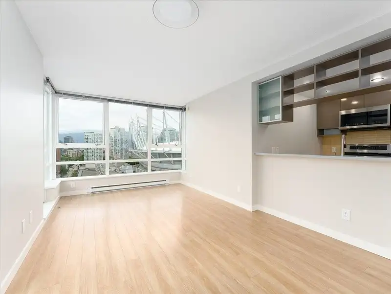 2208 928 BEATTY STREET - photo 3 of 37