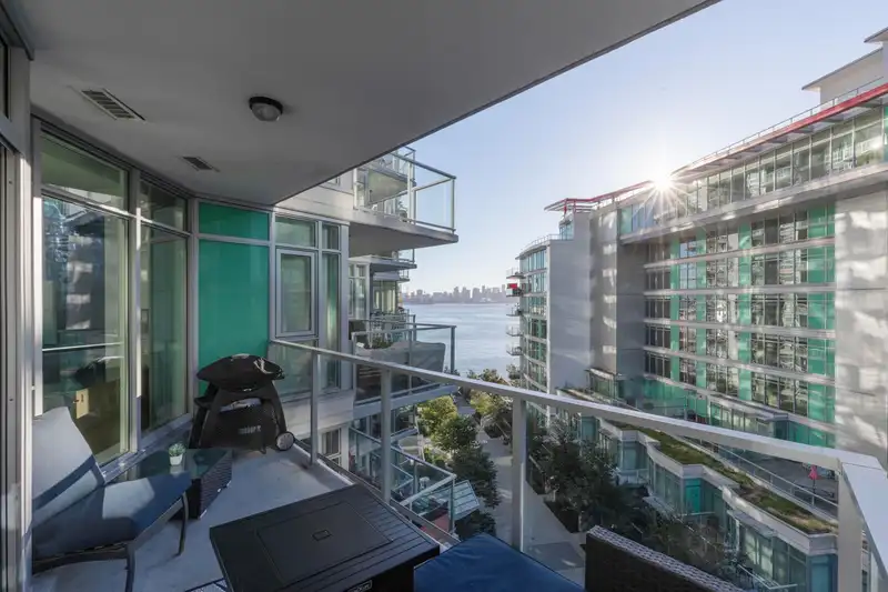 608 199 VICTORY SHIP WAY - photo 1 of 30