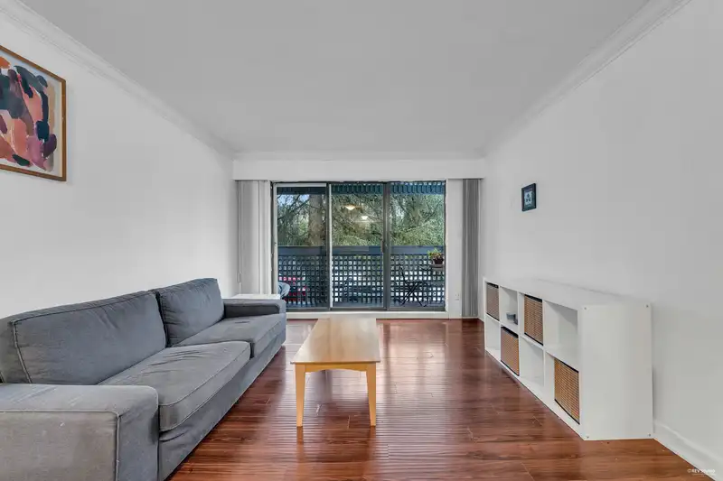 308 601 NORTH ROAD - photo 1 of 32