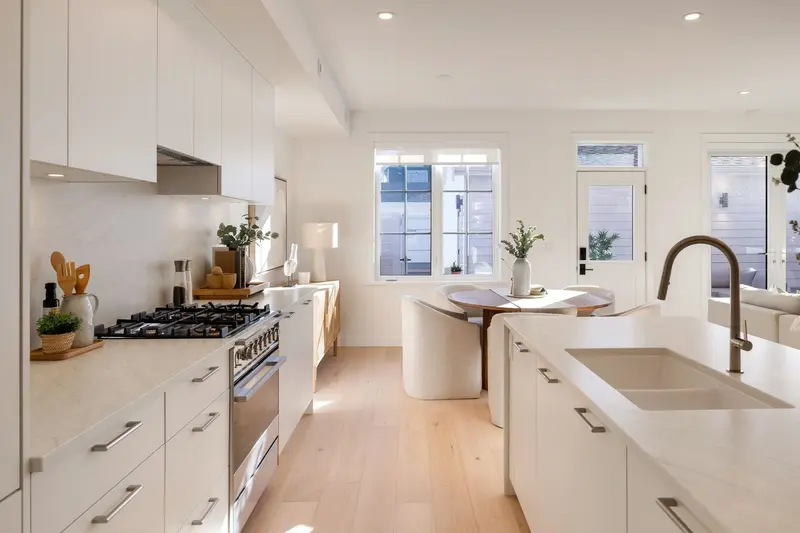 6450 HAMMERMILL AVENUE - photo 4 of 25