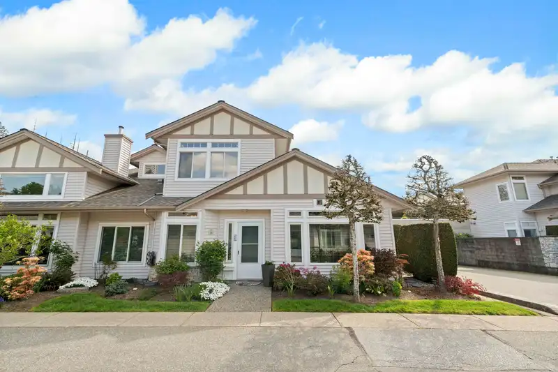 39 16325 82 AVENUE - photo 1 of 36