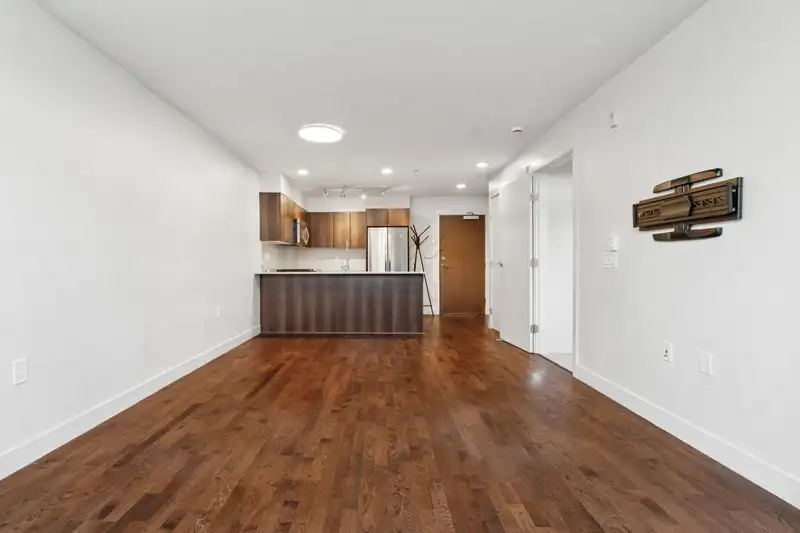 107 7088 14TH AVENUE - photo 3 of 29