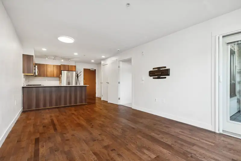 107 7088 14TH AVENUE - photo 4 of 29