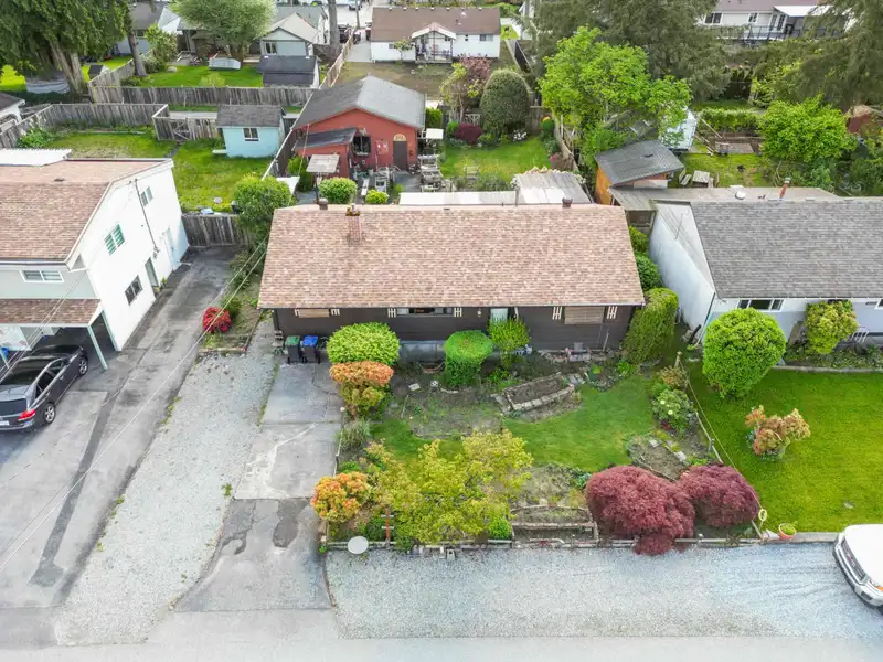 3824 INVERNESS STREET - photo 1 of 31