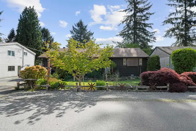 3824 INVERNESS STREET - photo 3 of 31