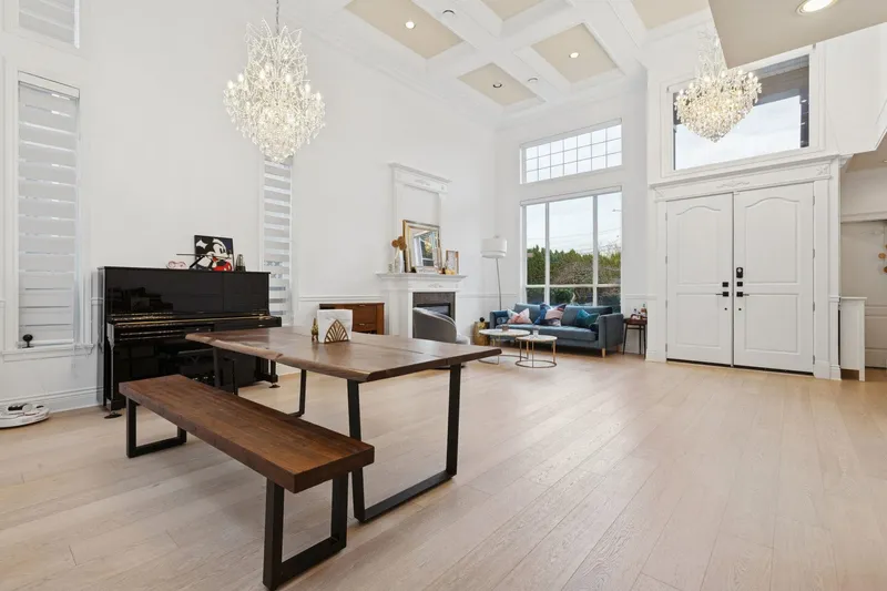 5580 CANTRELL ROAD - photo 2 of 24