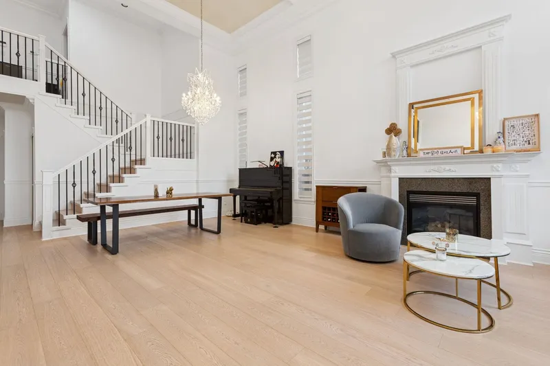 5580 CANTRELL ROAD - photo 4 of 24