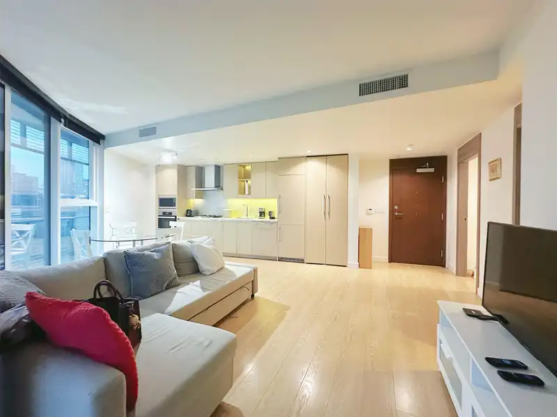 1505 89 NELSON STREET - photo 1 of 20