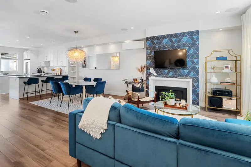 16447 24 AVENUE - photo 1 of 25