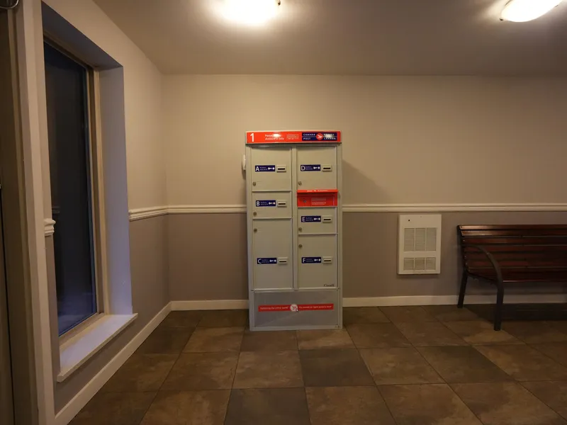 2105 244 SHERBROOKE STREET - photo 3 of 12