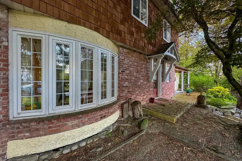 27005 26A AVENUE - photo 2 of 40