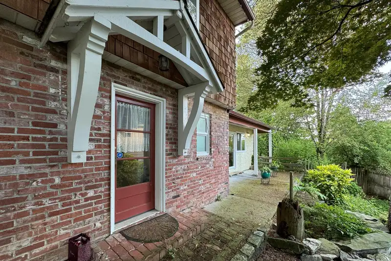 27005 26A AVENUE - photo 4 of 40