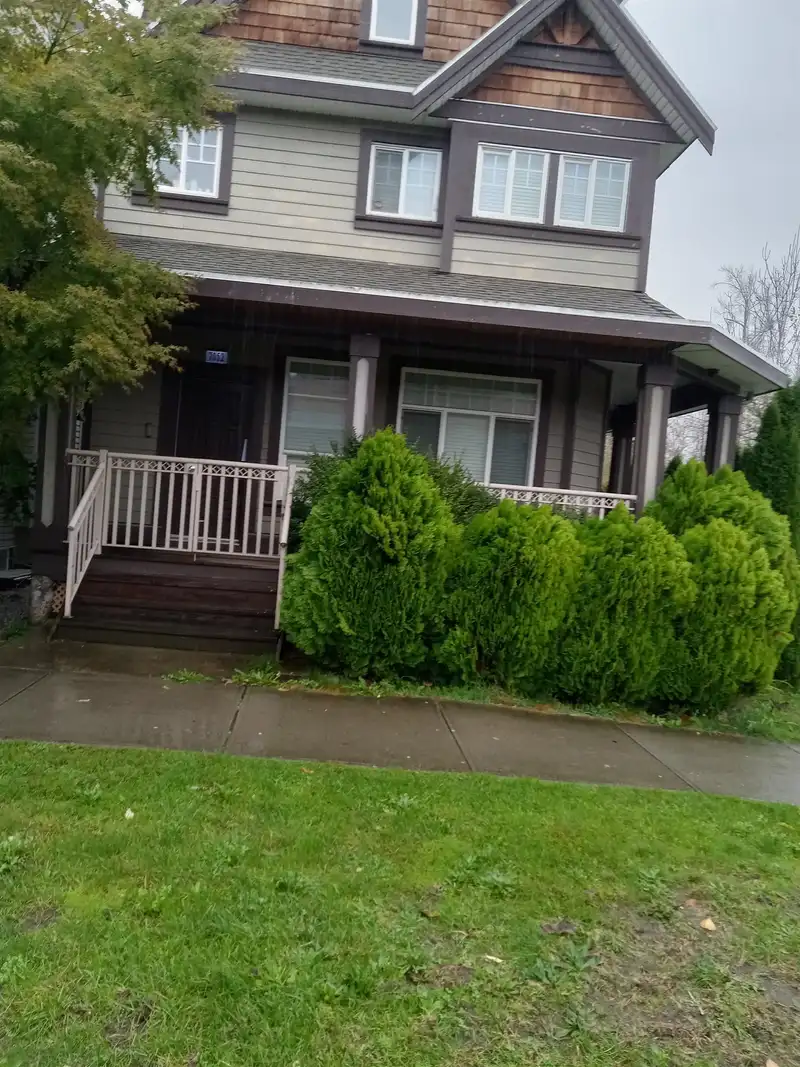 7052 148 STREET - photo 1 of 27