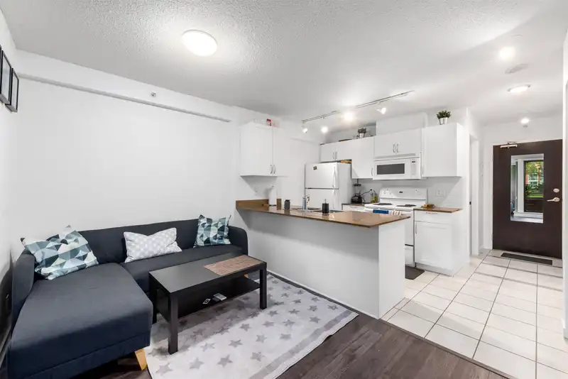 1112 933 HORNBY STREET - photo 2 of 25