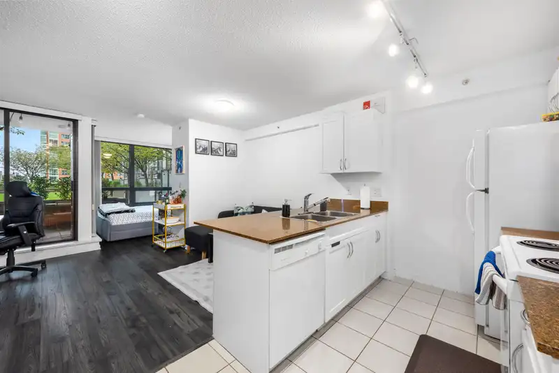 1112 933 HORNBY STREET - photo 4 of 25