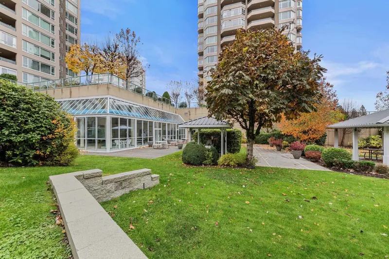 802 3170 GLADWIN ROAD - photo 2 of 25