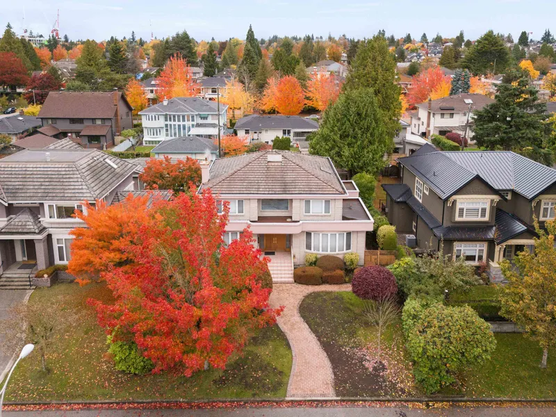 1363 W 51 AVENUE - photo 4 of 25