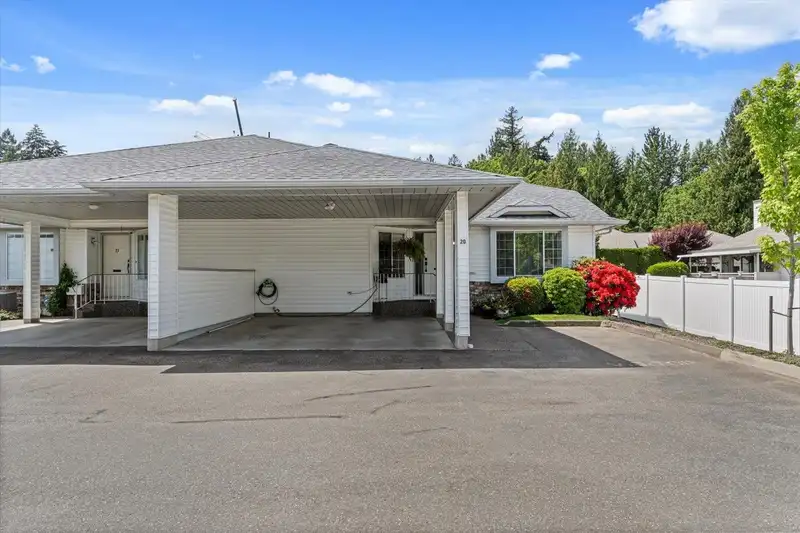 20 3055 TRAFALGAR STREET - photo 1 of 38