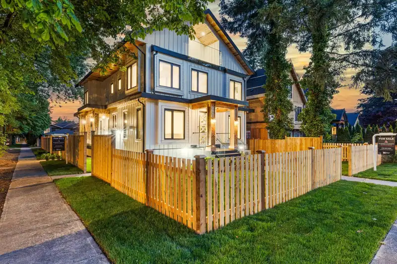 2608 W 41ST AVENUE - photo 1 of 28