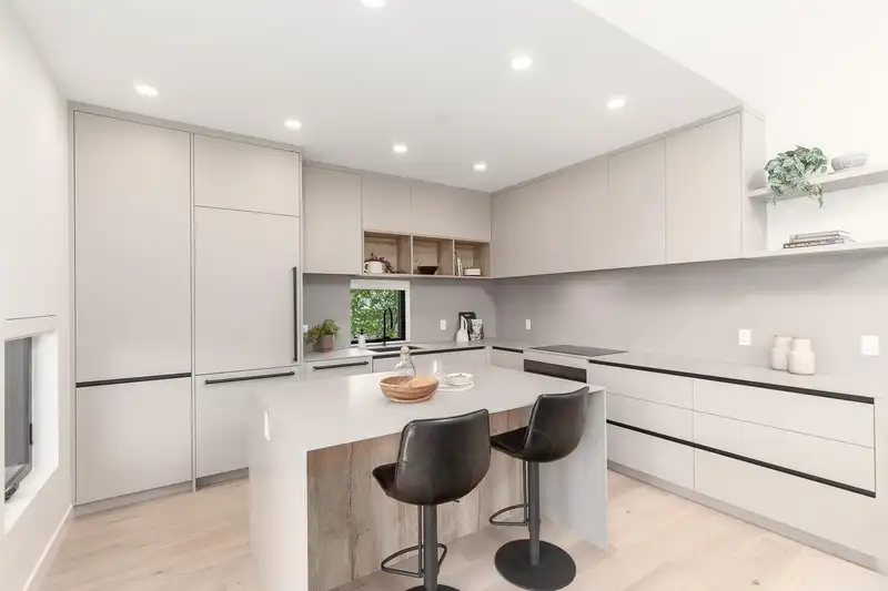 3860 PRINCE ALBERT STREET - photo 3 of 18
