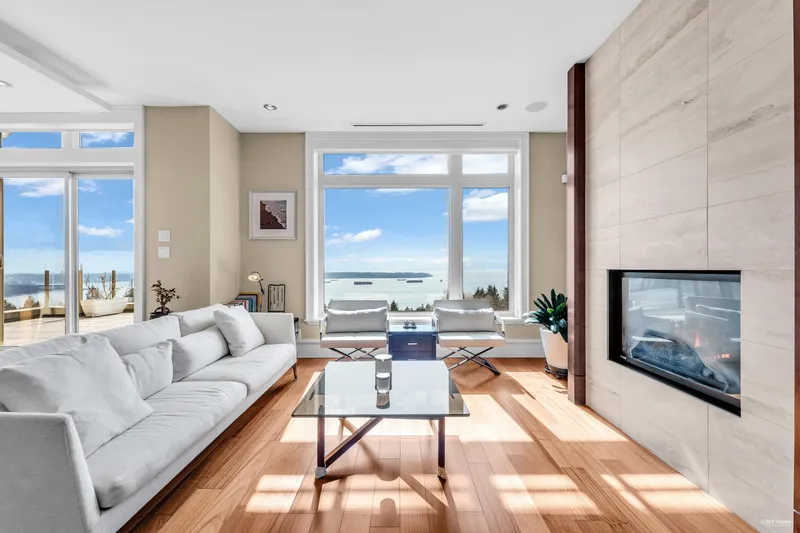 2575 GARDEN COURT - photo 3 of 25