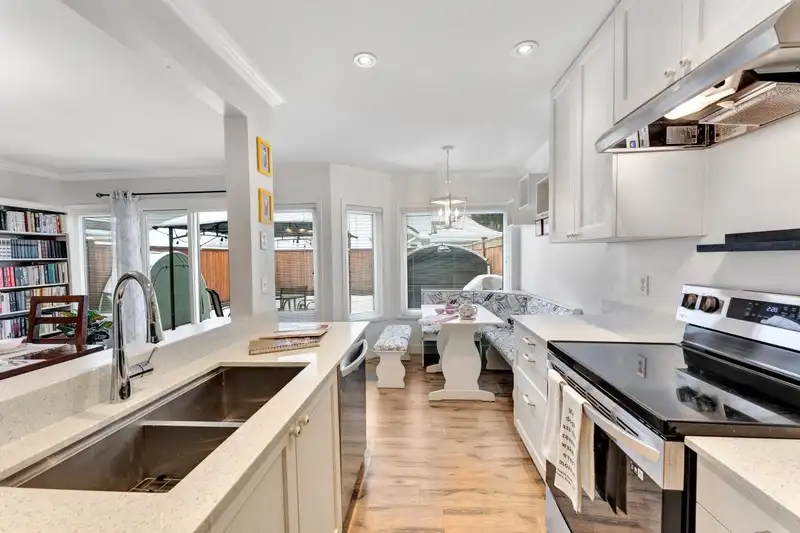 4735 55B STREET - photo 4 of 40