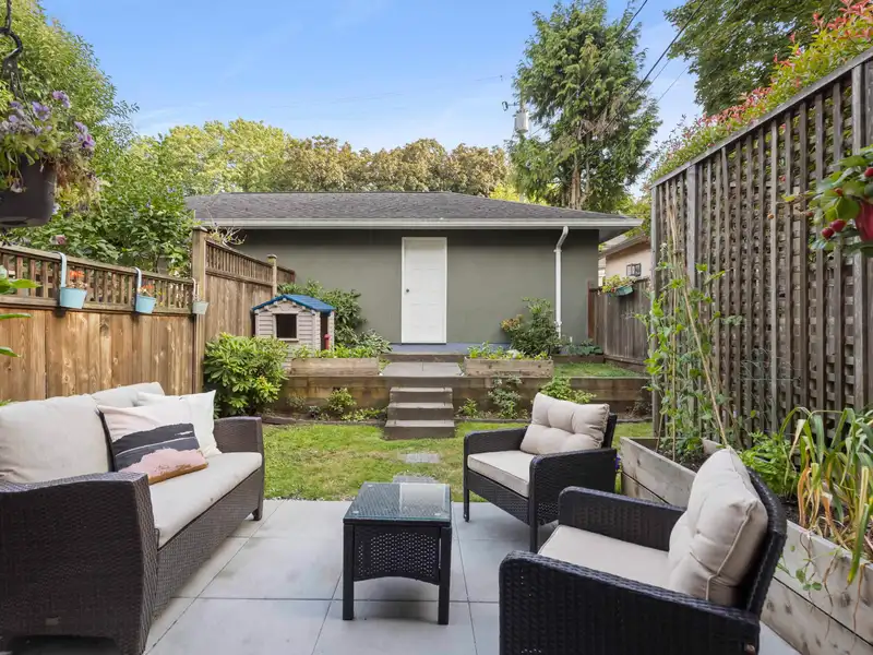 1858 W 10TH AVENUE - photo 2 of 39