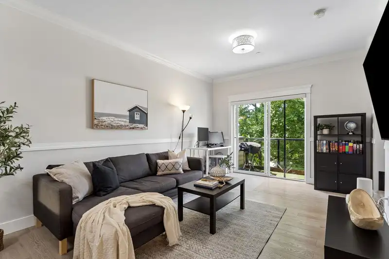 203 3488 SEFTON STREET - photo 3 of 23