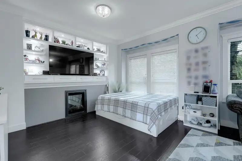 49 8358 121A STREET - photo 3 of 31