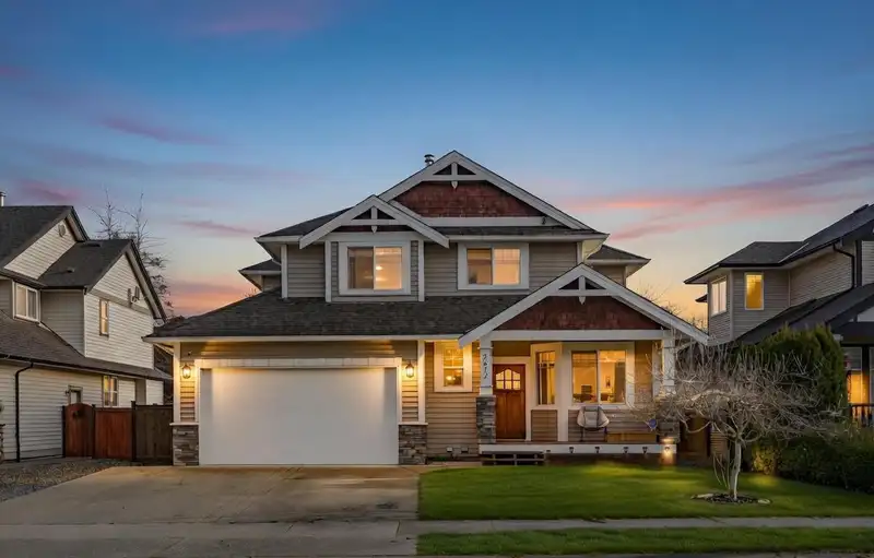 2872 CAMBIE STREET - photo 2 of 38