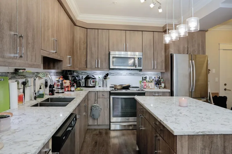 415 19228 64 AVENUE - photo 1 of 12