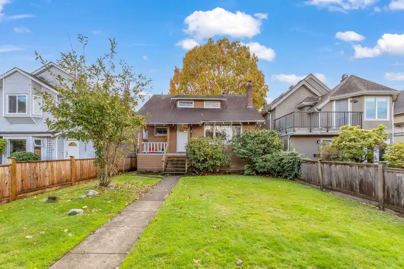 2846 W 8TH AVENUE - photo 1 of 38