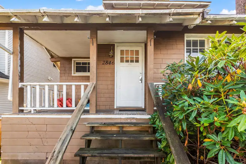 2846 W 8TH AVENUE - photo 2 of 38