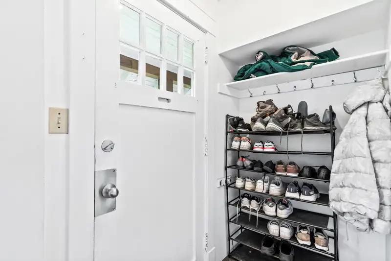 2846 W 8TH AVENUE - photo 3 of 38