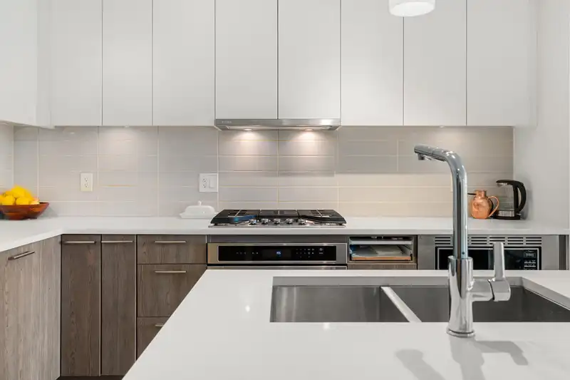 G5 625 E 3RD STREET - photo 2 of 27