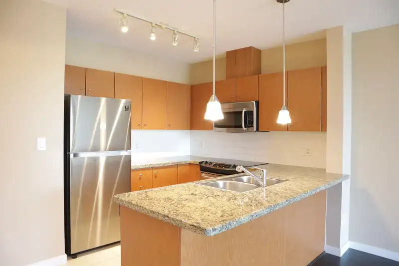 2006 511 ROCHESTER AVENUE - photo 2 of 16