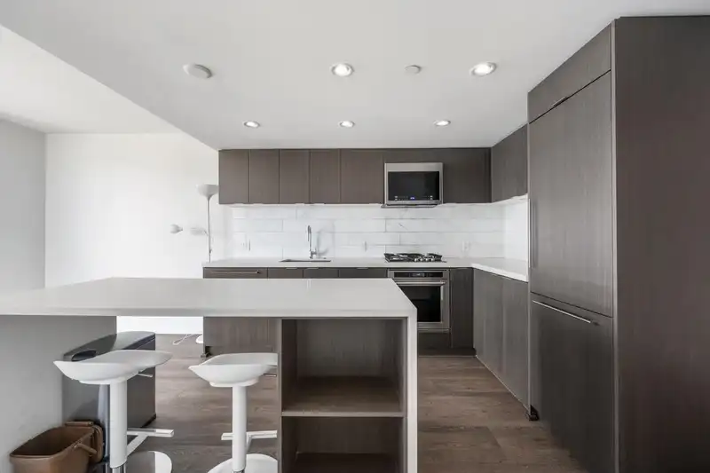706 8238 LORD STREET - photo 2 of 23