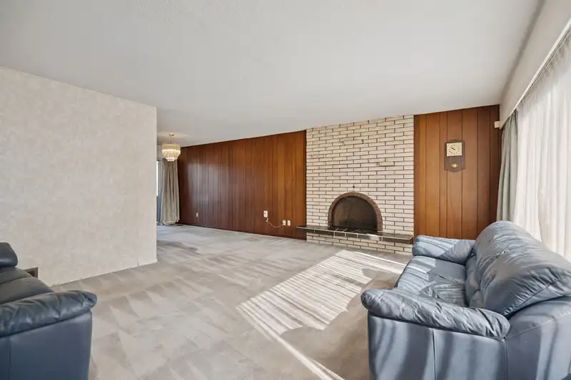 3849 WINDERMERE STREET - photo 2 of 40