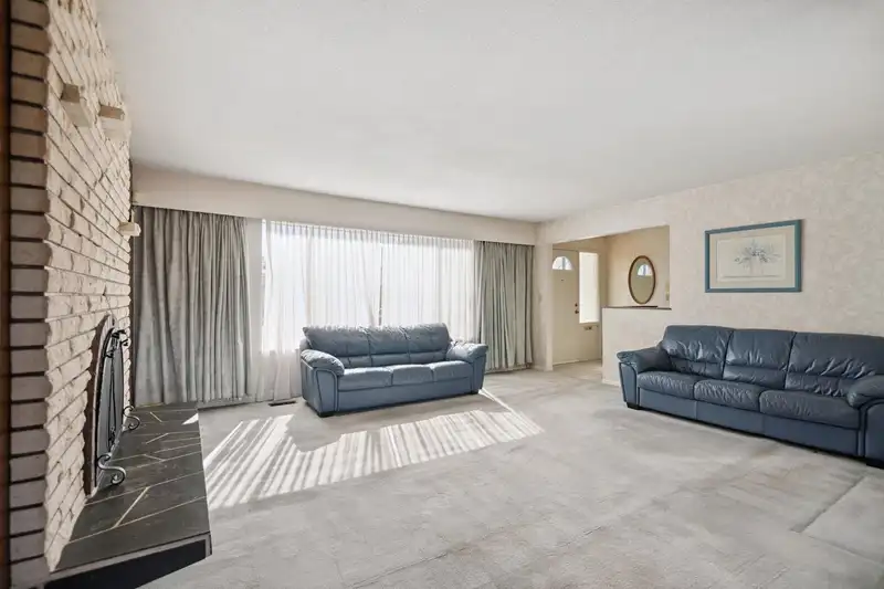 3849 WINDERMERE STREET - photo 3 of 40