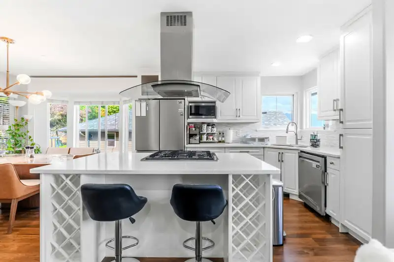 36021 SPYGLASS COURT - photo 4 of 15