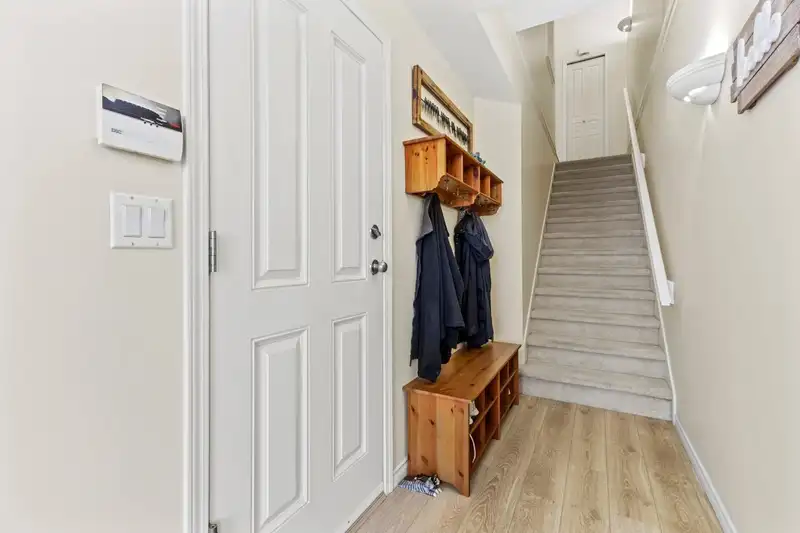 46 14952 58 AVENUE - photo 3 of 28