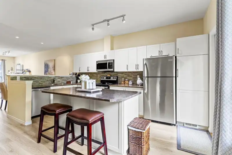 46 14952 58 AVENUE - photo 4 of 28