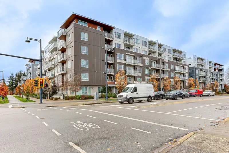 604 10581 140 STREET - photo 4 of 32